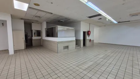 The Lancaster, 369 Jan Smuts Ave, Craighall Park - First Floor - 2200m² (8)